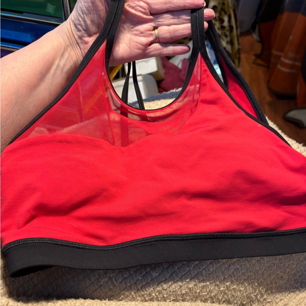Lululemon Red and Black Mesh Wireless Sports Bra Size 10.  Exc. Cond.